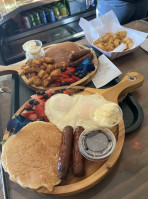 Shinnecock Bay Fishing Station food