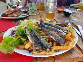 La Cabane Des Poissons Rouges food