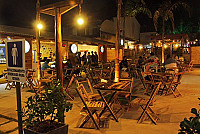 Na Praia Villa Food outside