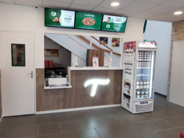 Tutti Pizza Lourdes inside