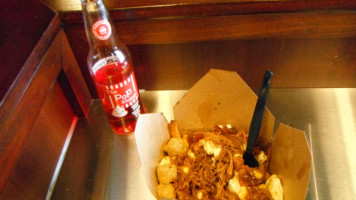 Smoke's Poutinerie food