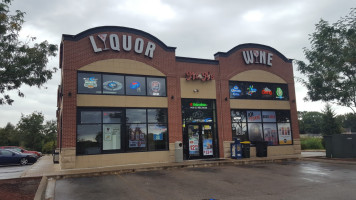 Mr A's Galleria Liquor outside