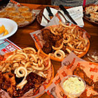 Hooters Fox Valley food