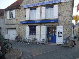 Cafe de la Mairie outside