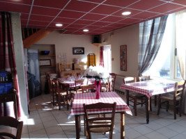 Le Relais De Montchal food