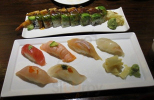 Naomi Sushi food