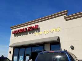 Noodle Zone/ Thai Go-pho' outside