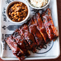 Q Smokehouse food