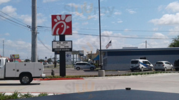 Chick-fil-a Highland Lakes outside