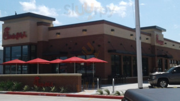 Chick-fil-a Highland Lakes outside