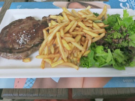 Du Moulin De Bassilour food