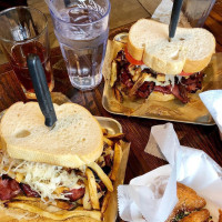 Primanti Bros. Restaurant And Bar Morgantown food