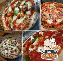 Al Peperoncino Pizzeria food