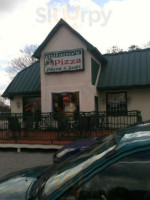 Milanos Pizza outside