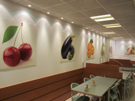 Le Schonvy Cafeteria inside