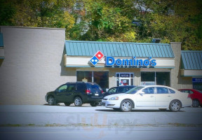 Domino's Pizza outside