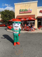 Rita's Italian Ice Frozen Custard outside