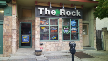 Rock Pub Grill outside