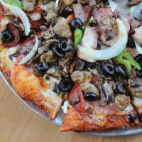 Round Table Pizza, Torrance And North Redondo Beach food