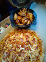 Pizza Hut Wingstreet food