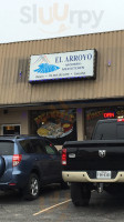 El Arroyo Modern Mexican Kitchen outside