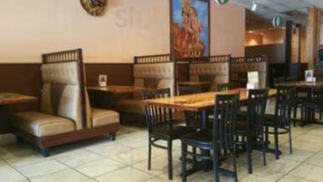 Rey Azteca inside