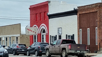 Lefty's Club Tavern outside