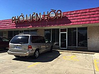 Pho Lien Hoa outside