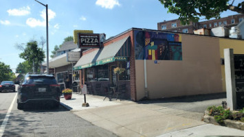 Minerva Pizza House outside