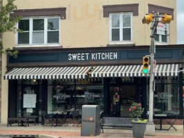 Sweet Kitchen outside