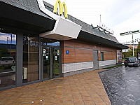 Mcdonald's El Cantorral outside