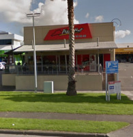 Pizza Hut Manukau outside