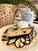 Pipo N Betty's Bakery food