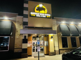 Buffalo Wild Wings outside