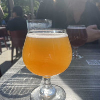 Noire Et Blanche Microbrasserie food