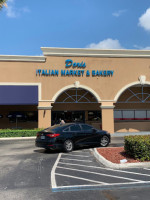 Doris Italian Market Bakery outside