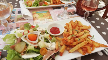 Saint-Pierre Et le Loup food