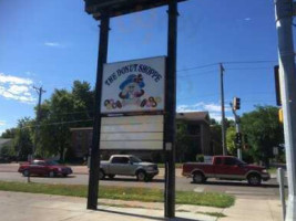 The Donut Shoppe outside