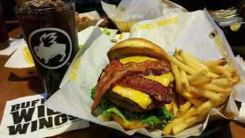 Buffalo Wild Wings food