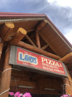 L & W Pizza & Spaghetti House outside