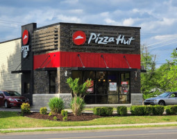 Pizza Hut outside