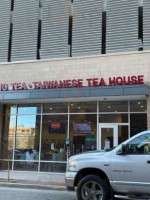 Ding Tea Grand Rapids outside