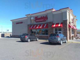 Freddy's Frozen Custard Steakburgers outside