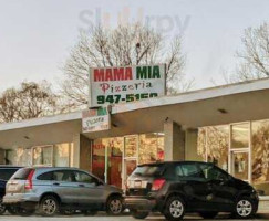 Mama Mia Pizzeria outside