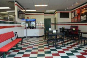 Jet's Pizza inside