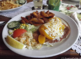 Gaststätte Oma's Kartoffelhaus Schnitzel Otto food