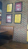 Zaxby's inside