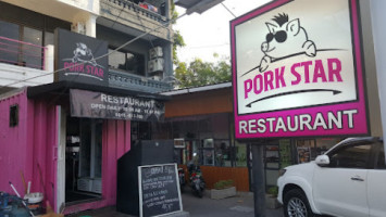 Pork Star outside