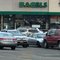 Smithtown Bagels outside