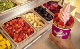 Menchie's Frozen Yogurt food